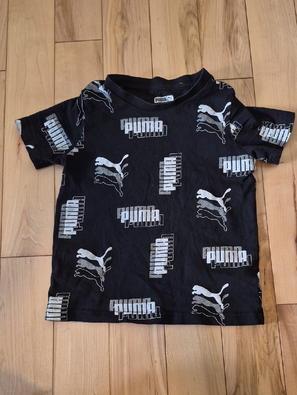 Boys Size 4 PUMA Black Logo Graphic Tee